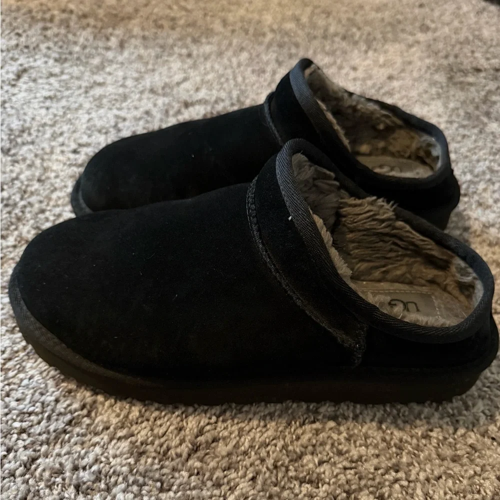 Ugg - Picture 1 of 1